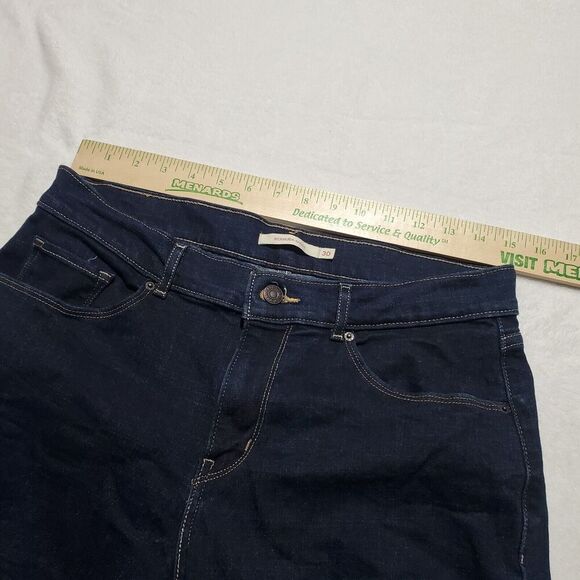 LEVI'S CLASSIC JEAN SHORTS Women's Size 30 Blue BERMUDA DENIM - Picture 6 of 8